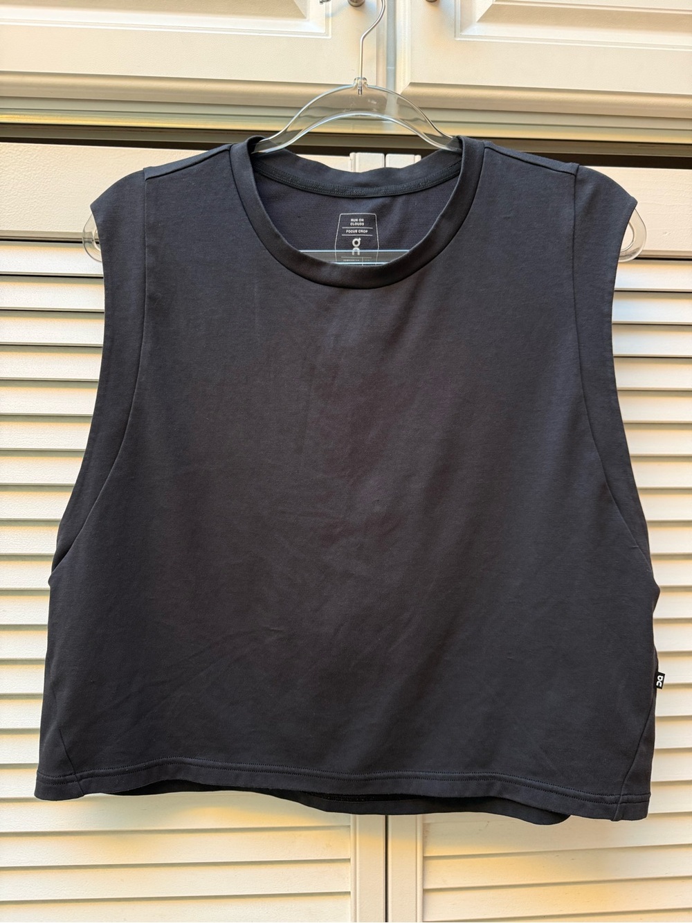 On Running Focus Crop Oversized Muscle Shirt Black XS